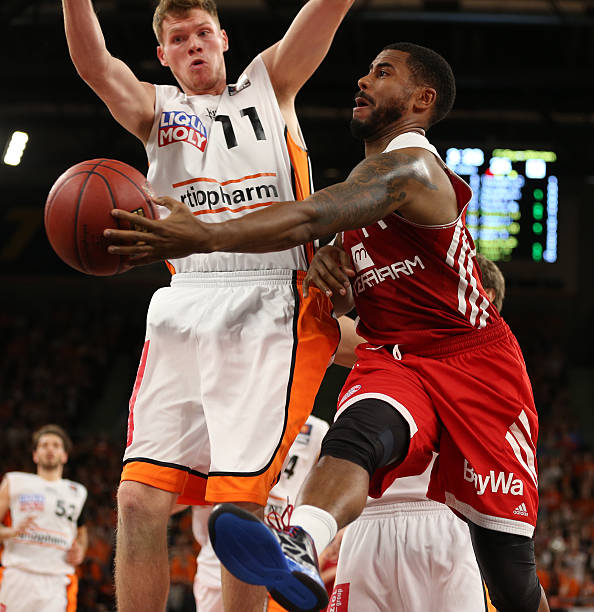 不断通过加 不断通过加