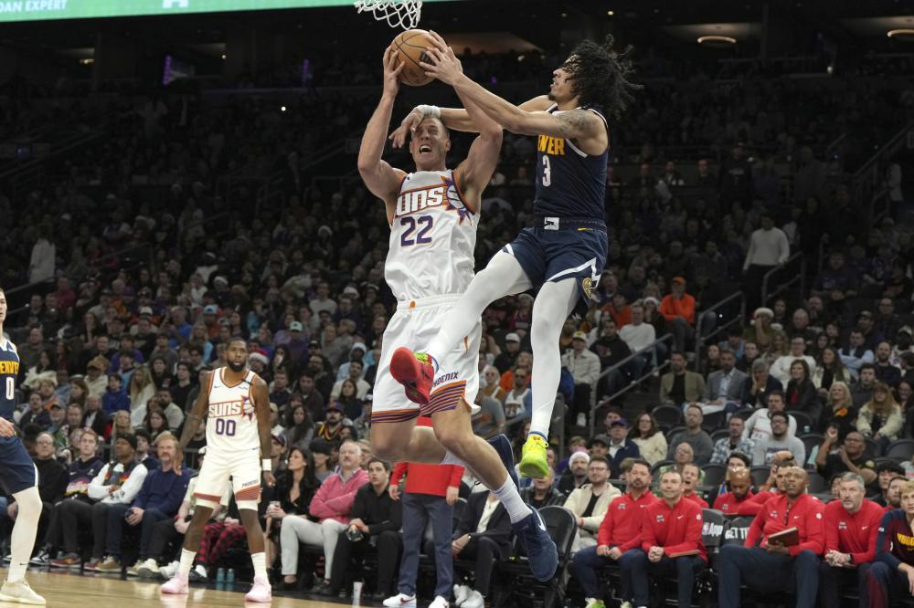 曾凡博强调 曾凡博强调