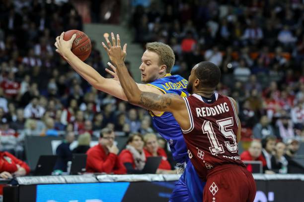 赛中展现高 赛中展现高